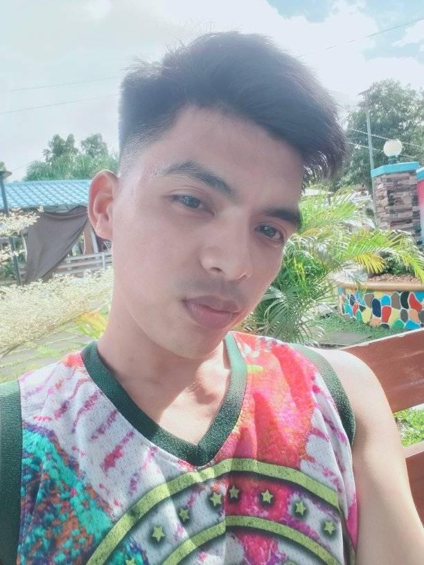 Fun Feeding cute cute 🥰 | Jelbert Agnote | Facebook
