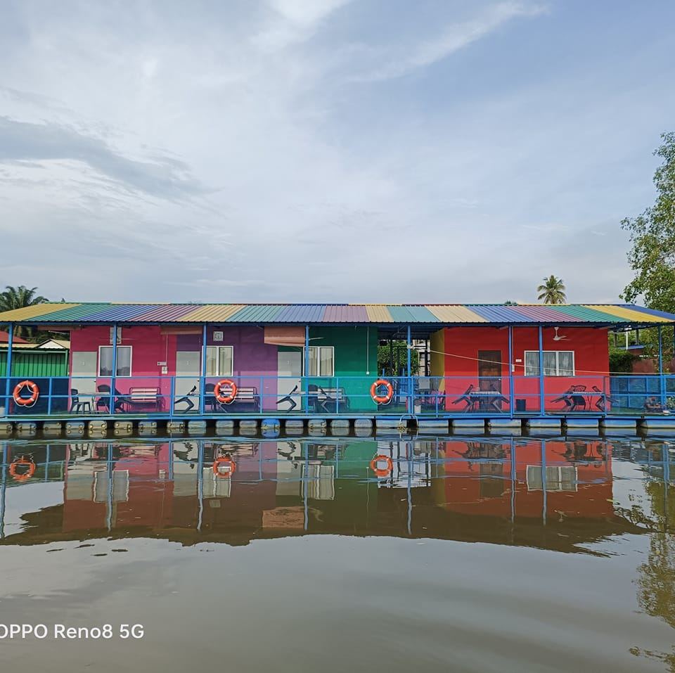RIN Rakit Water Hut | Teluk Intan