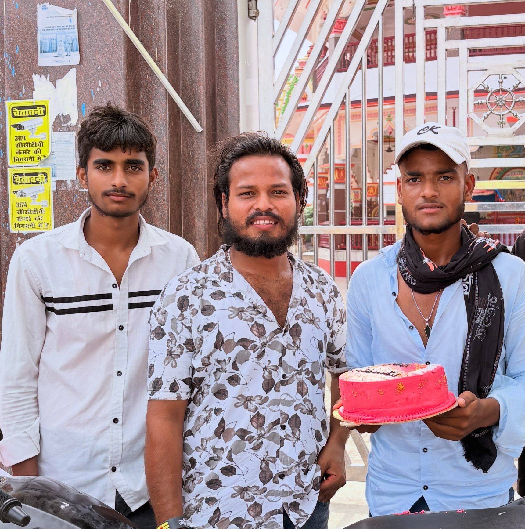 तुम्हारे चेहरे पर एसा कैया है 🤔 #shortsfeed #viralvideo #comedy 😂😛 # ...