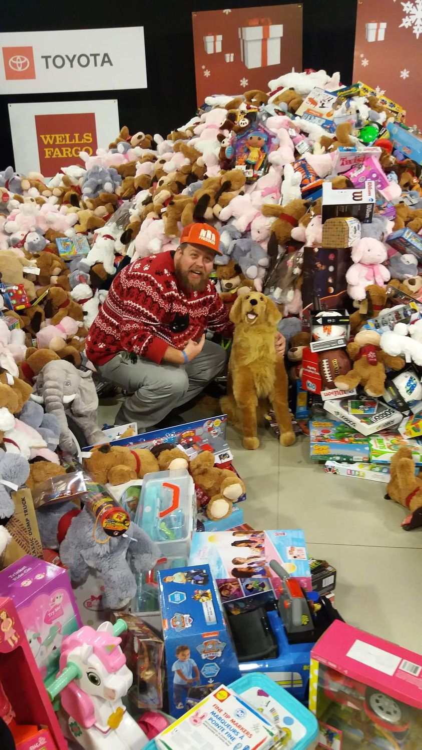 Tony's Annual Giving Tree | Saint Helens OR