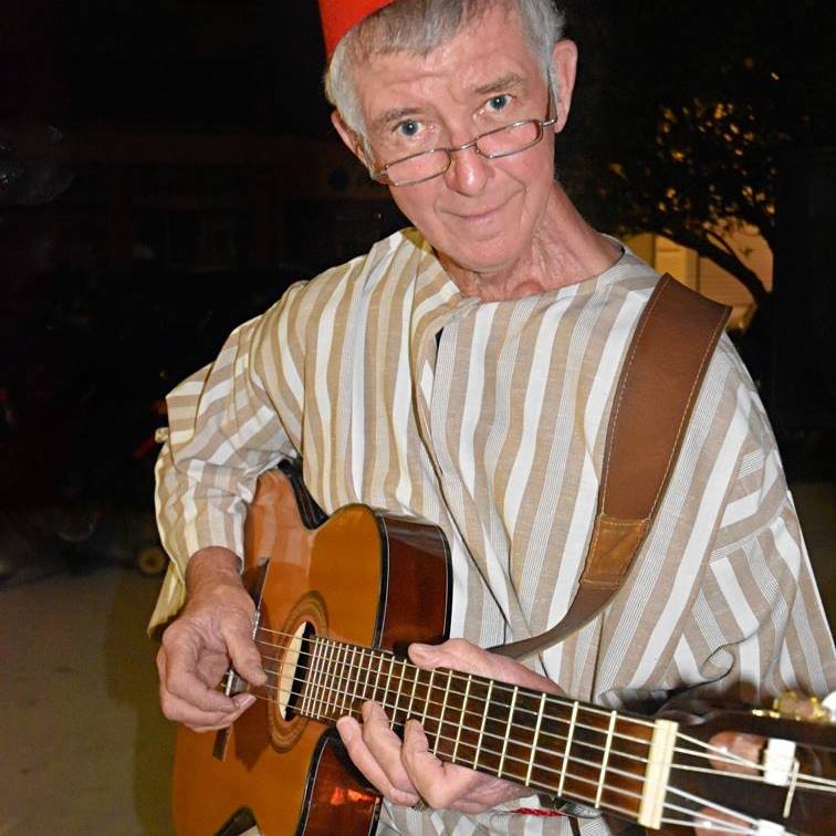 Here´s a new original Ragtime in standard tuning, called 