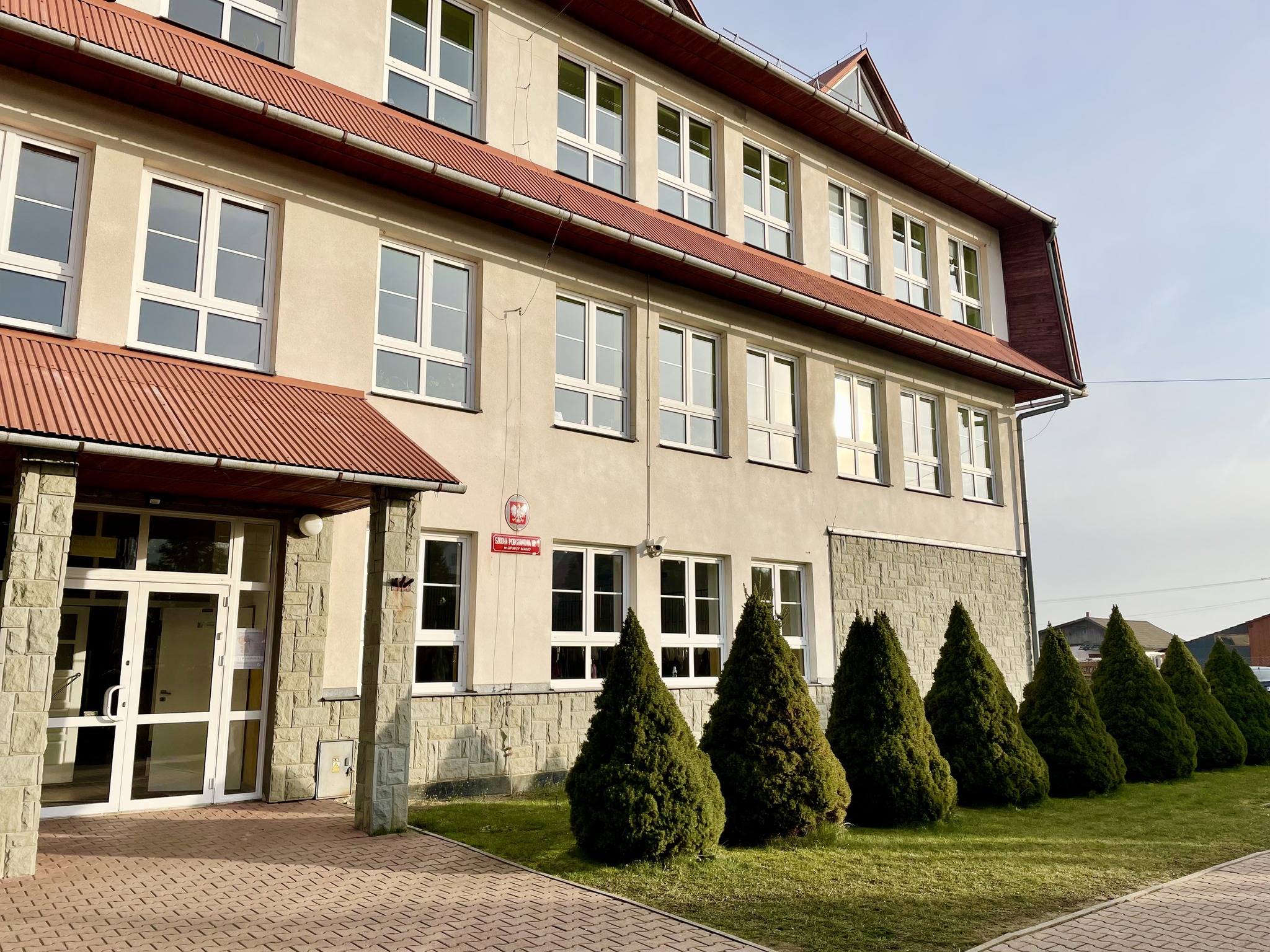 szko-a-podstawowa-nr-1-im-ks-j-zefa-buronia-w-lipnicy-ma-ej-lipnica