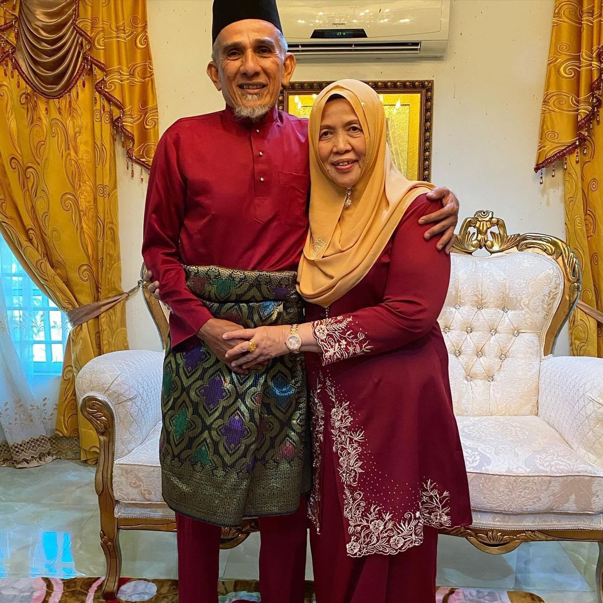 Tahniah buat adinda saya, Hajah Hasrunizah, atas kemenangan di N.54 ...