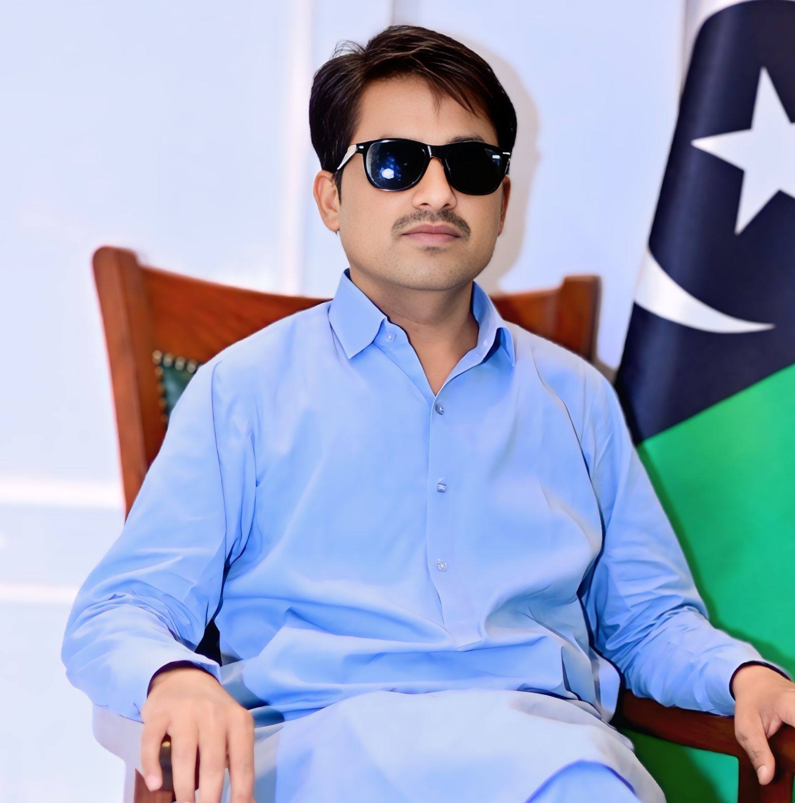 Riaz Hussain shar socail worker larkana | Facebook