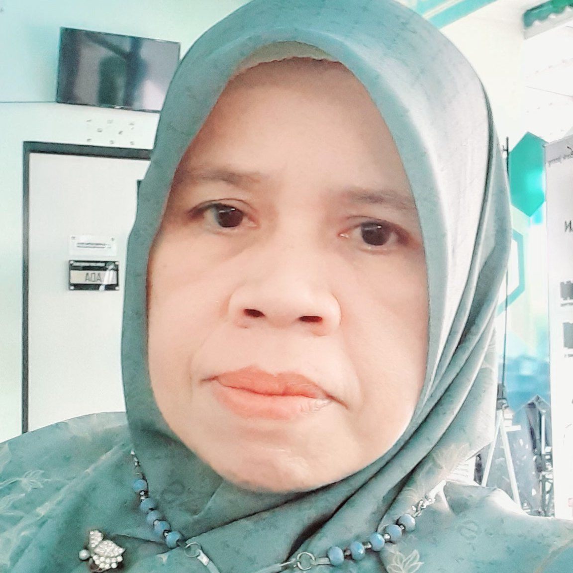 Jumat pagi di Purwokerto 🌤️ Udara masih adem, jalanan mulai ramai, dan ...