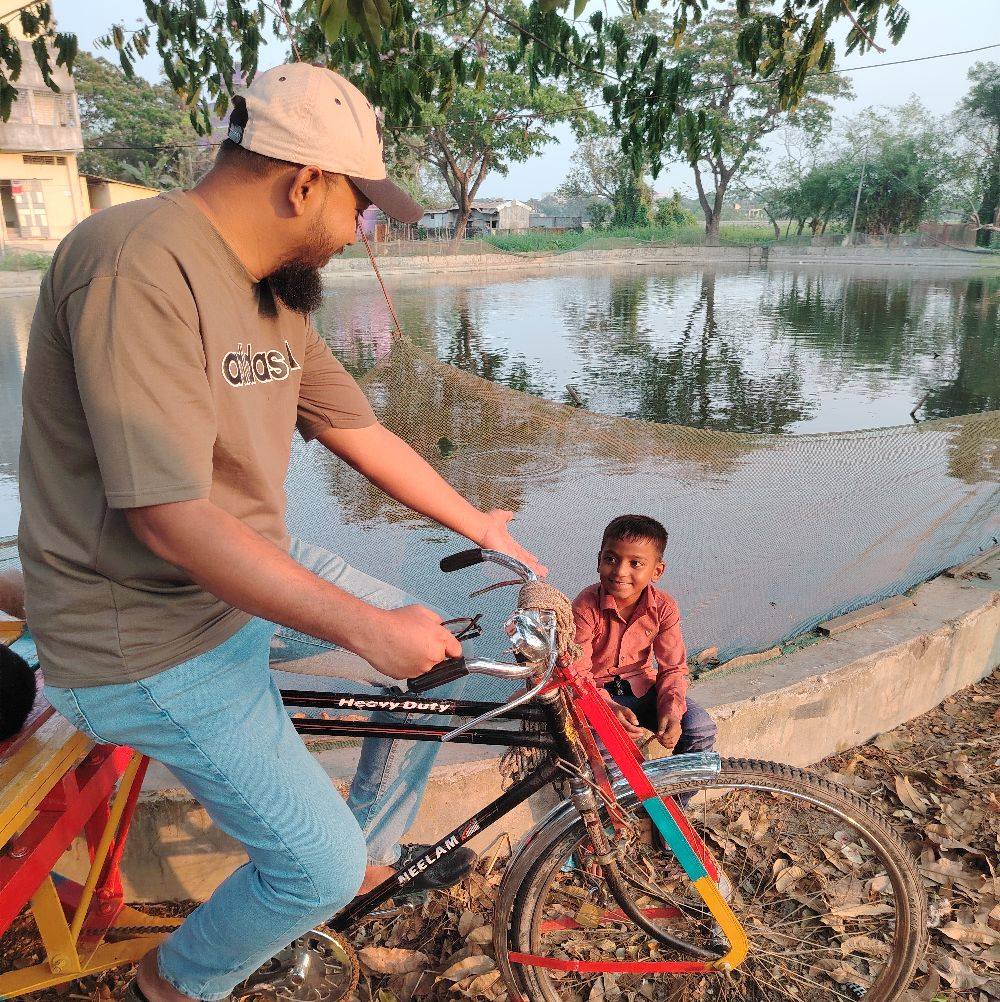 সমালোচক Rifat Vi