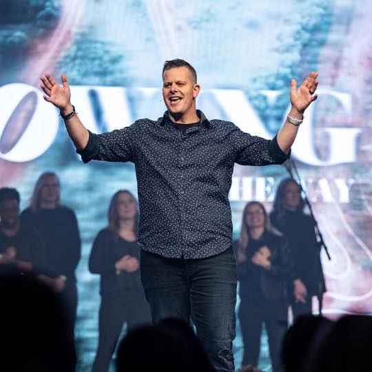 Make Reece Whitehead senior pastor of New Hope