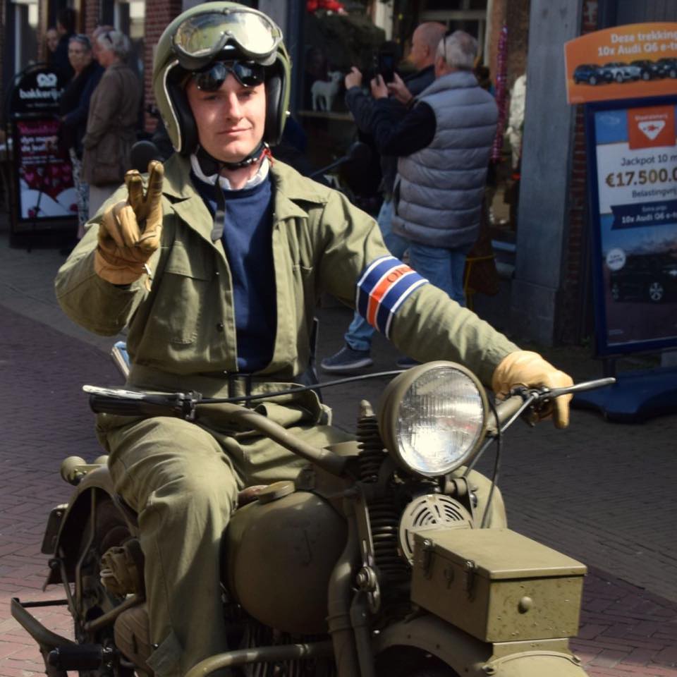 Harley WLA/WLC | Restoring a 1943 WLC but can't find any reference as ...