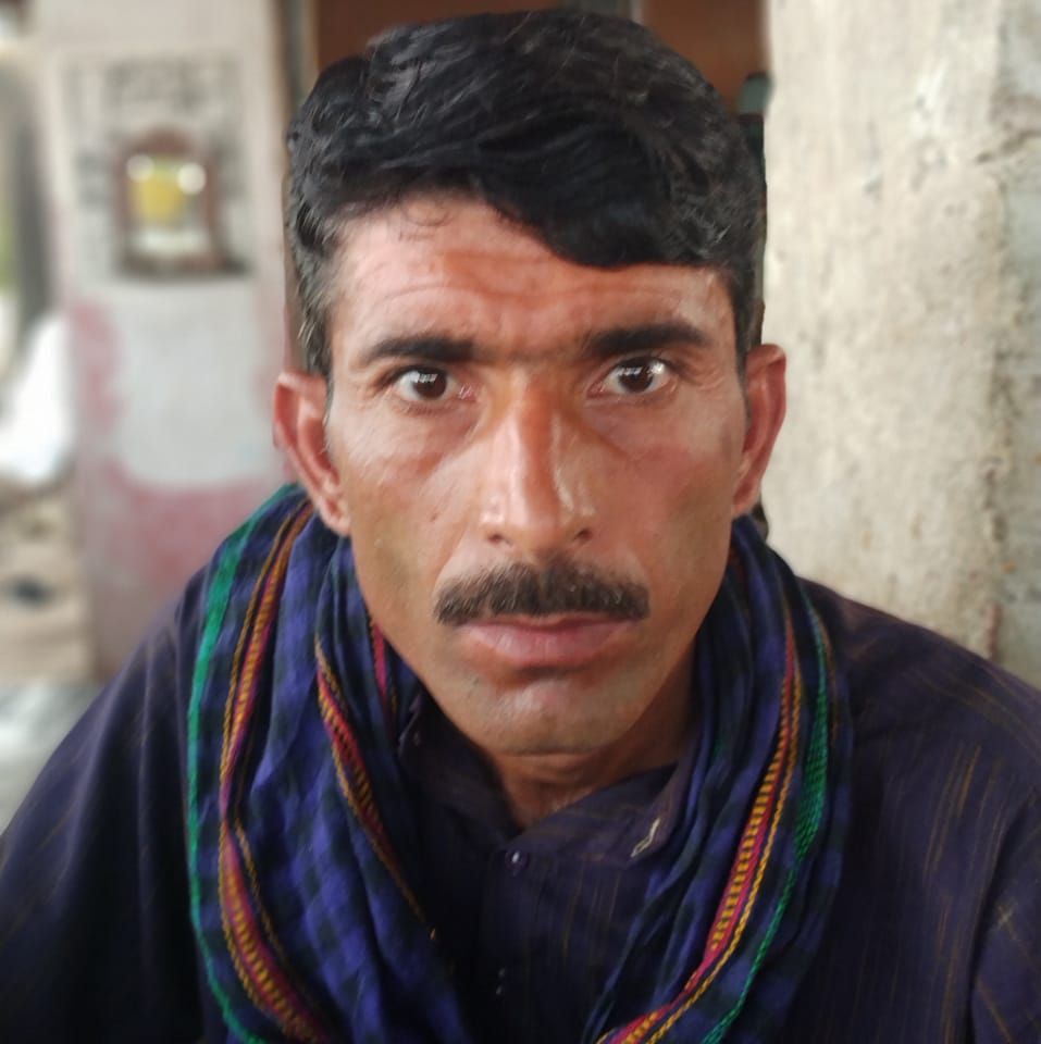 شاہد خٹک کے فوکل پرسن فیصل جان کی قیادت میں درجنوں گاڑیوں پر مشتمل ...