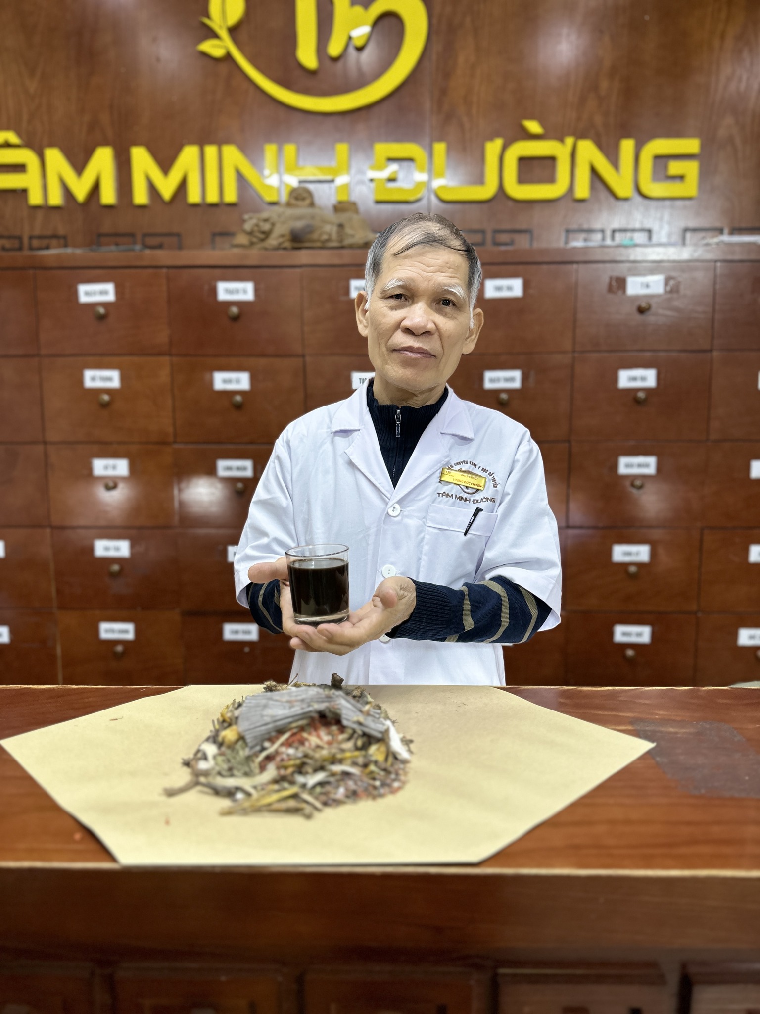 Nguyên Hồng | Facebook