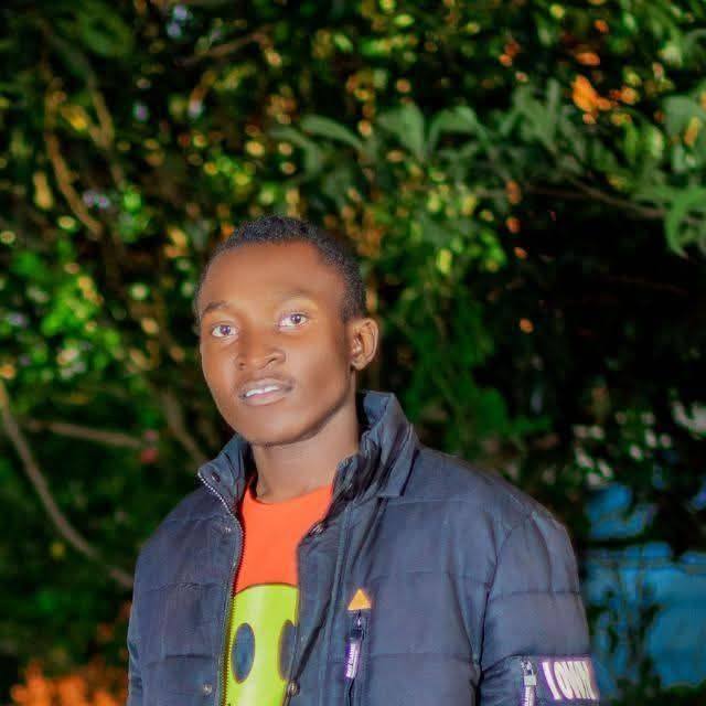 Richard Otieno - Sisi hatuwezi chagua Rais mwenye anavuta... | Facebook
