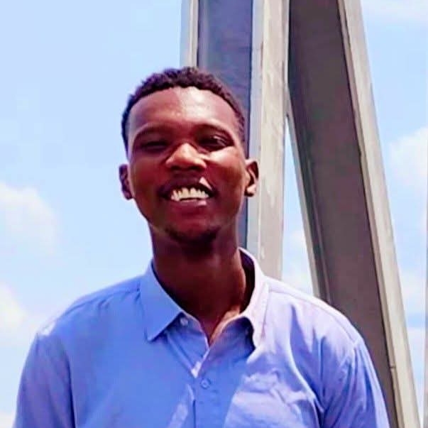 massage-before-giving-birth-africa-africanfashion-balozi-tha-icon