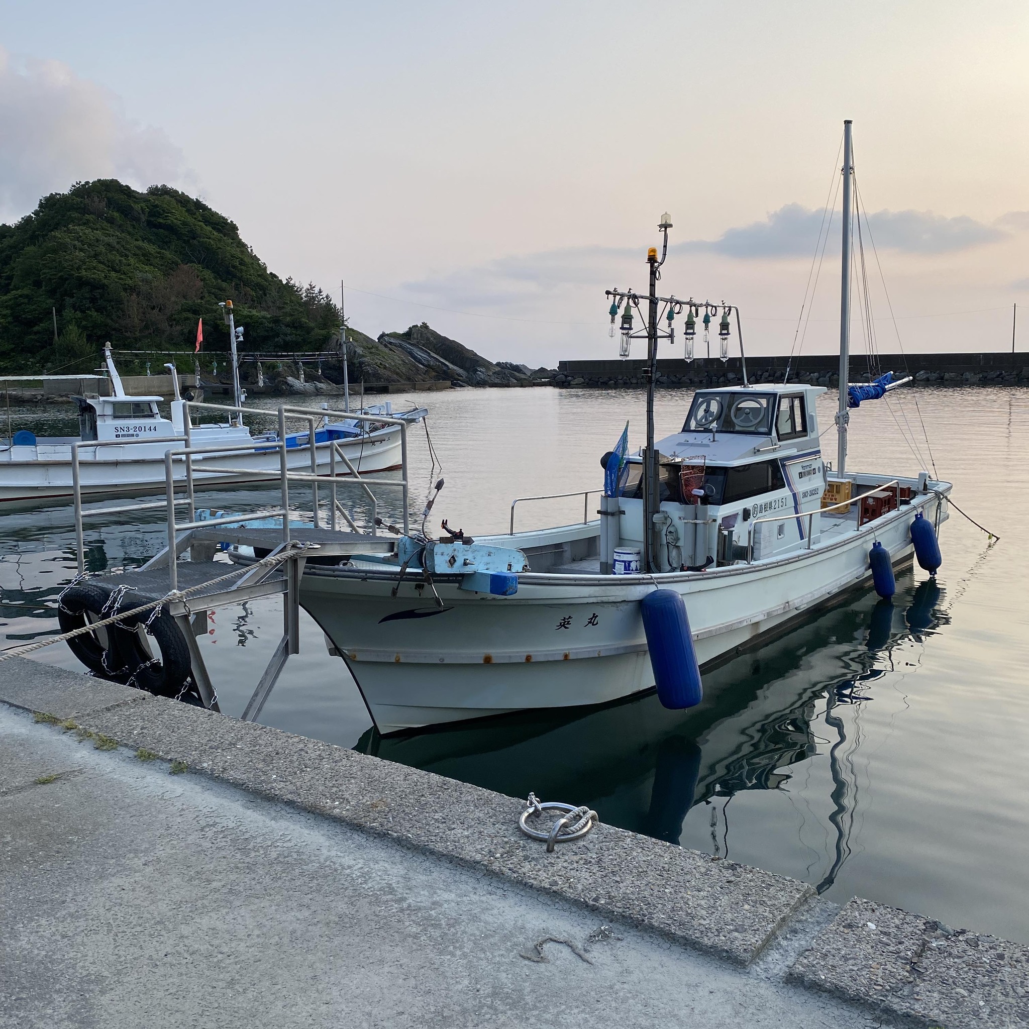 浜田 遊 漁船