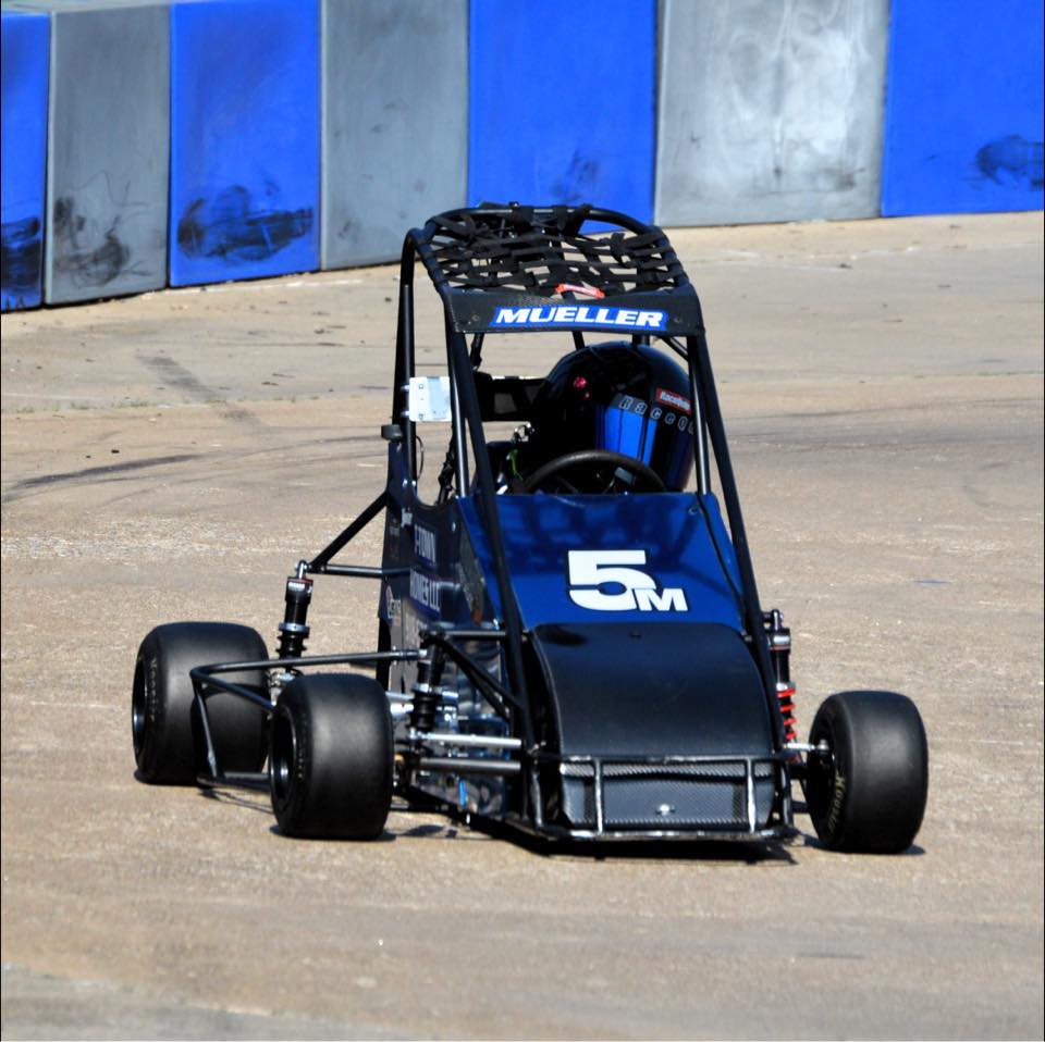 Leading the Heat race up until 10 laps left where a car ended up ...