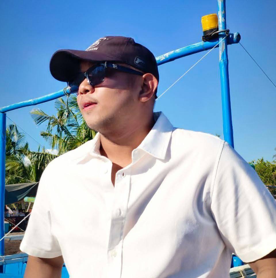 Erand Revv Dimayuga