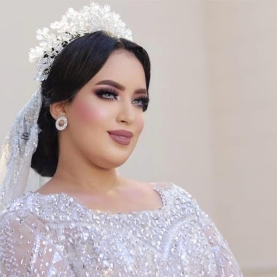 Mona Hamza makeup artist
