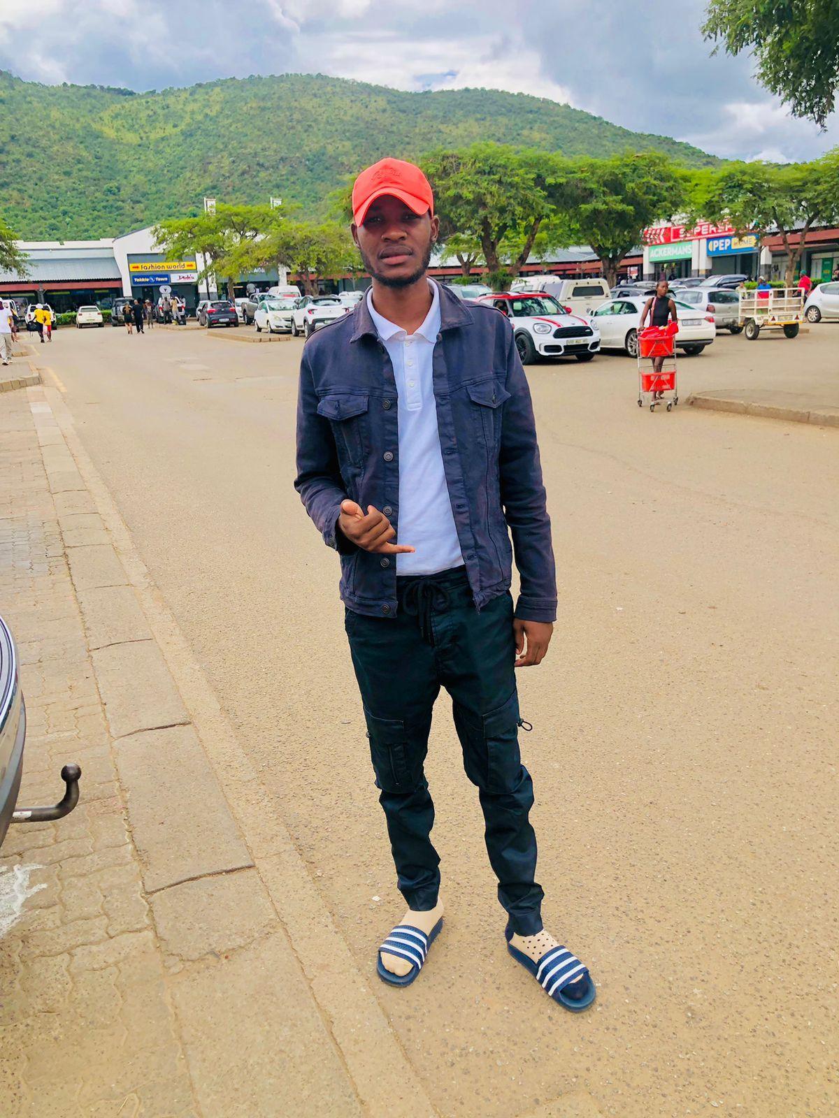 TUT 2026 APPLICATIONS | who is selling iPhone XR or X I have R3000 ...