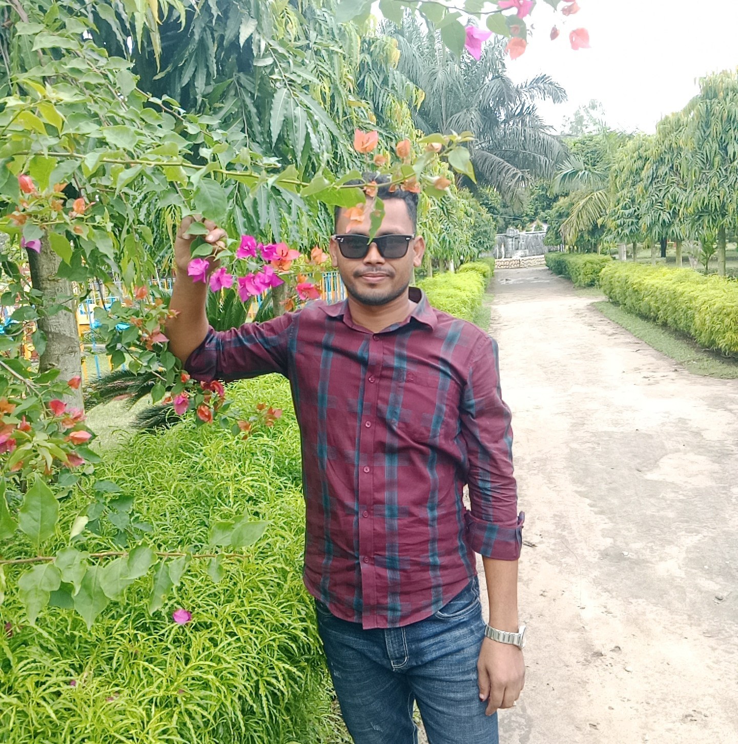 আমার দাদা খুব অসুস্থ, দাদার জন্য আল্লাহর কাছে সবাই দোয়া করবেন। | Md ...