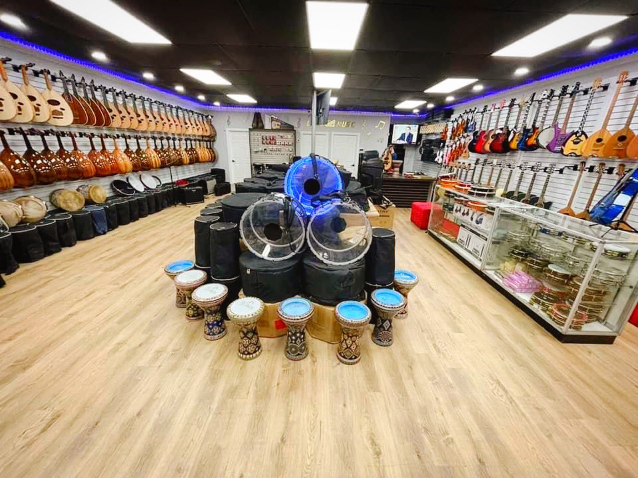 Lami Instruments center