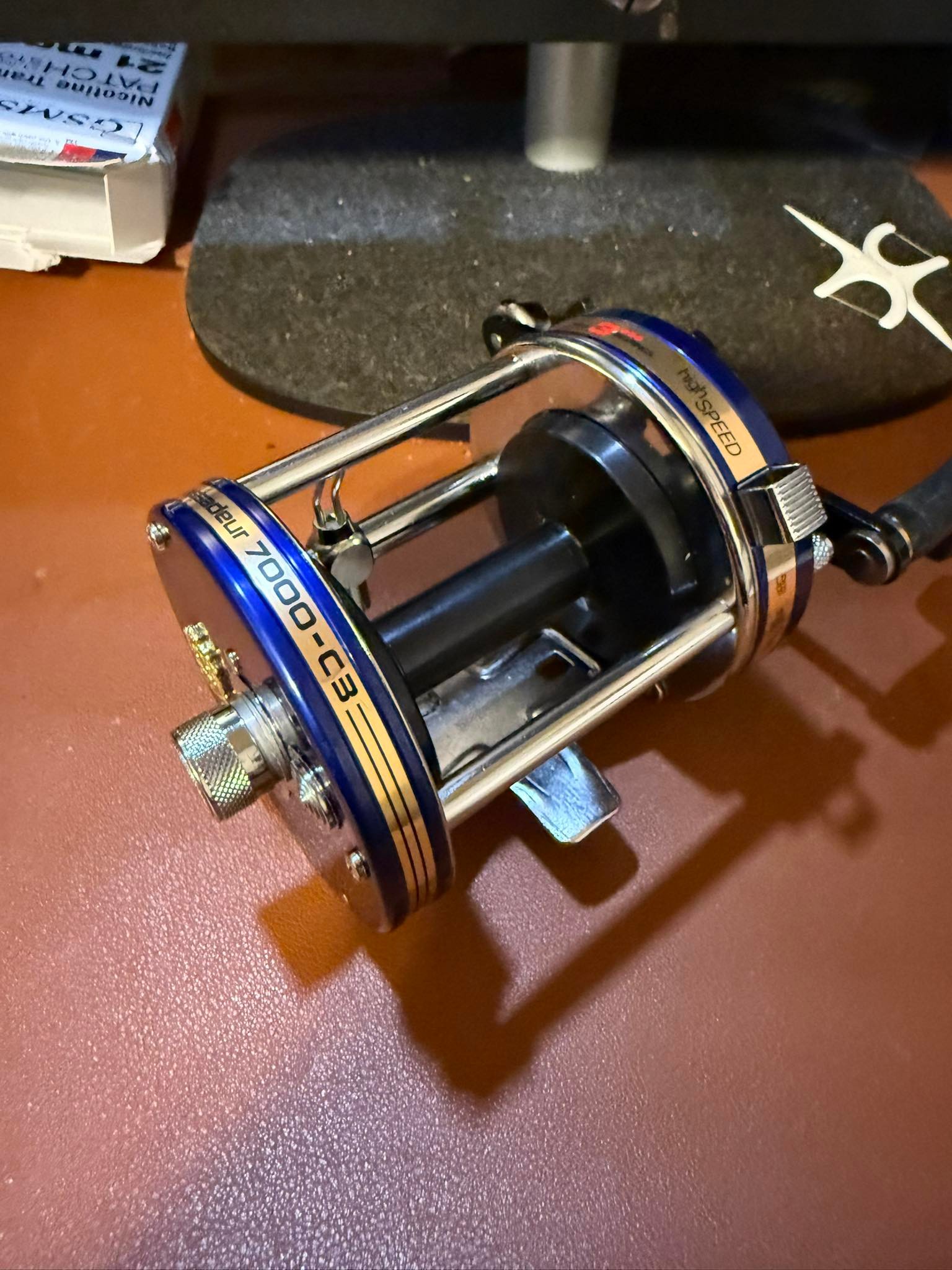 abu garcia ambassadeur blue yonder 7000 multiplier reel C Round even on long fishing sessions Abu garcia 7000 blue yonder