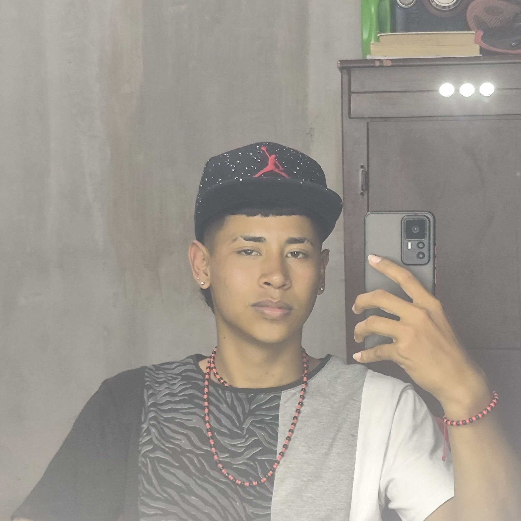 Steven Ȝ'ȝ