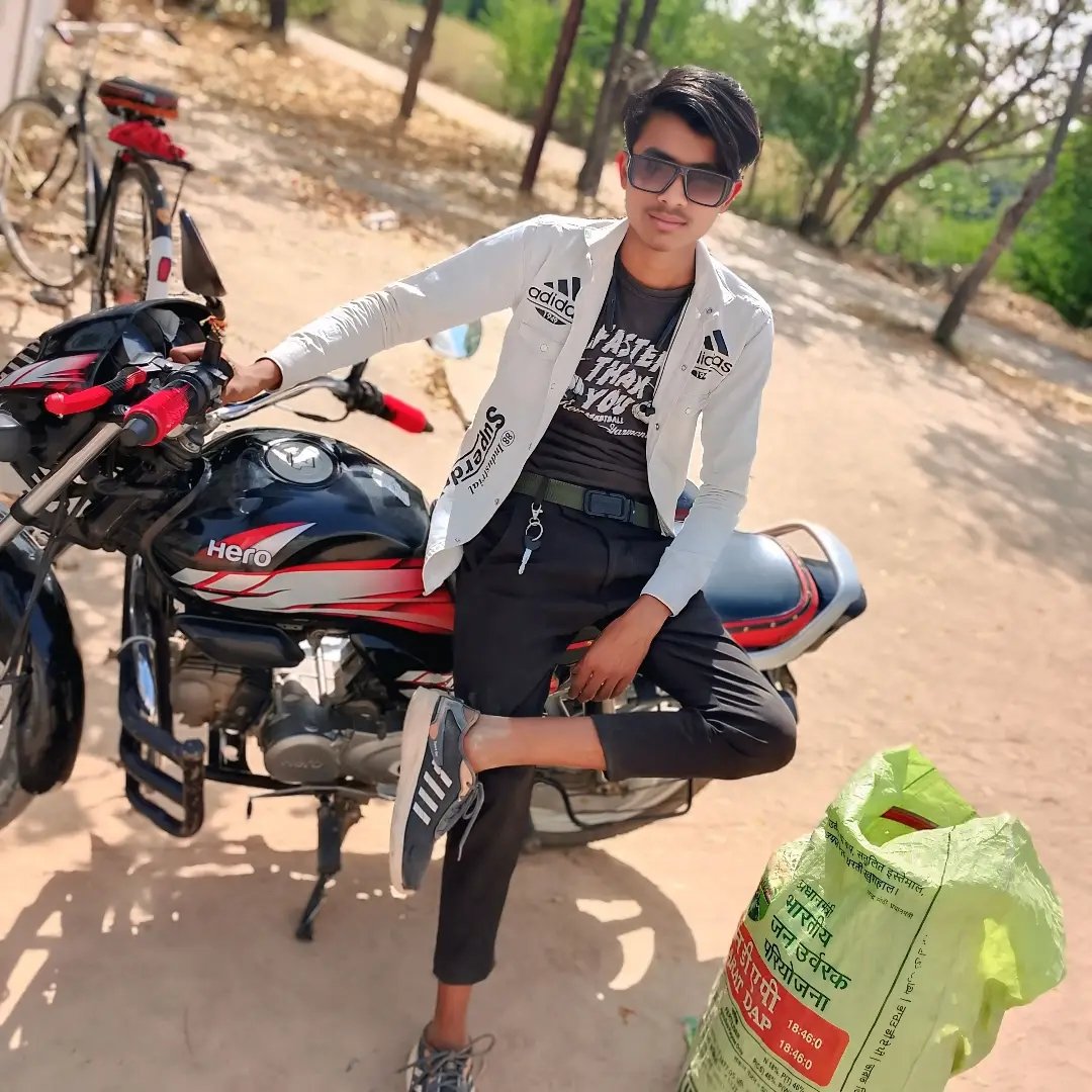 happy-tichars-dye-mere-sar-log-rishu-kumar