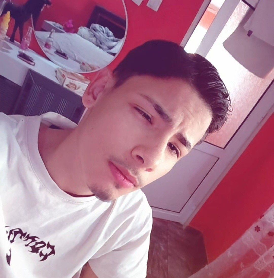 100X ile çekilmiş fotoğrafları cam gibi yapın 😎 Reklam Prompt: Enhance ...