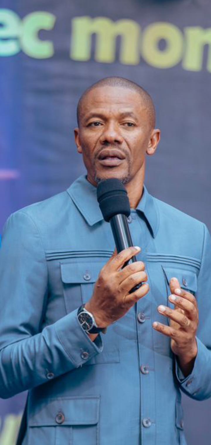 Bob Luhalizo Pastor