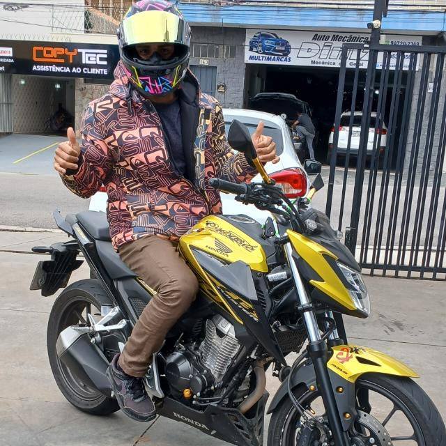 Moto esportiva barata, para manter com salário de 3k