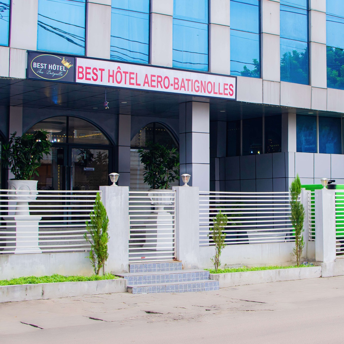 BEST HOTEL