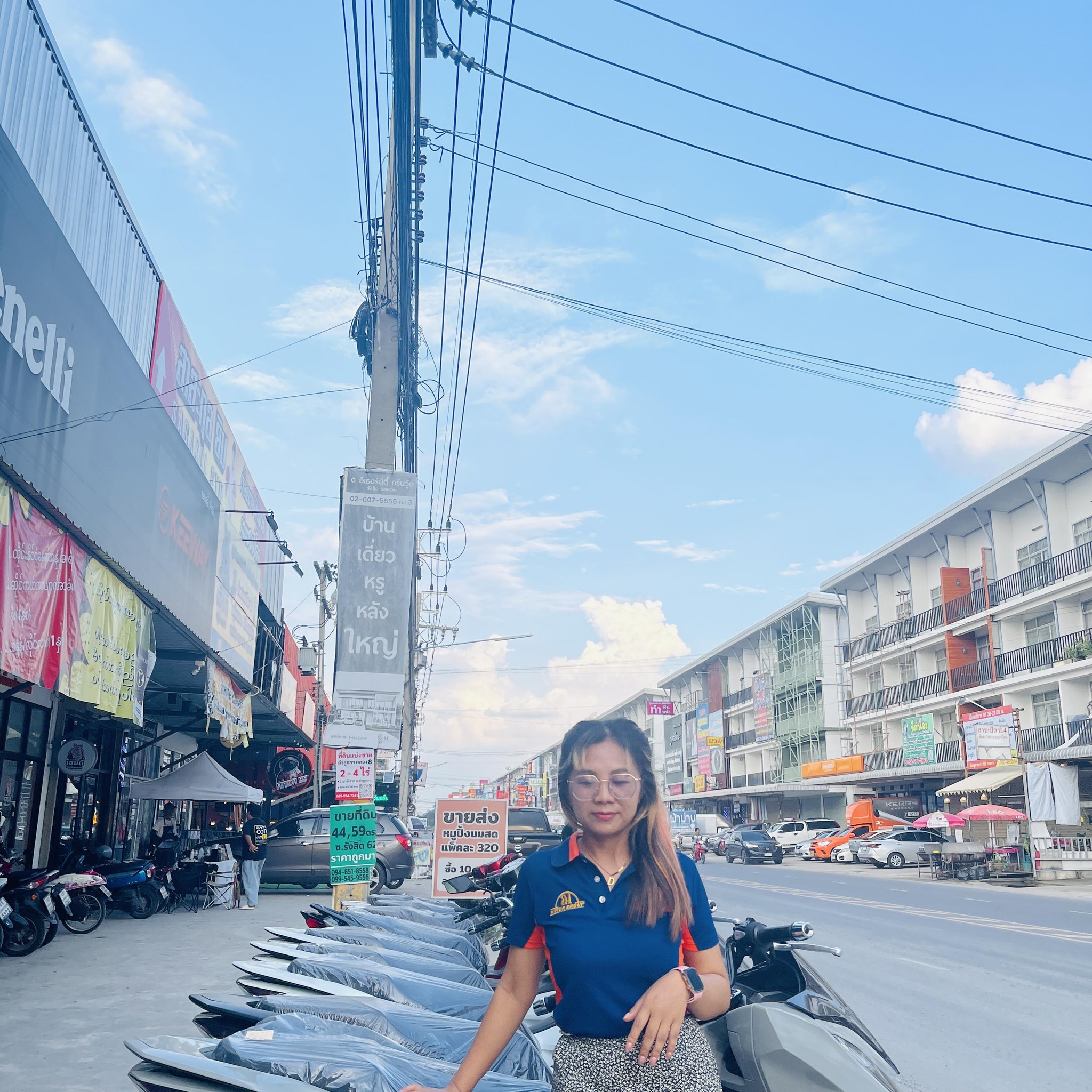 Moe Moe Lwin 24Plus Motor Amphoe Lam Luk Ka 