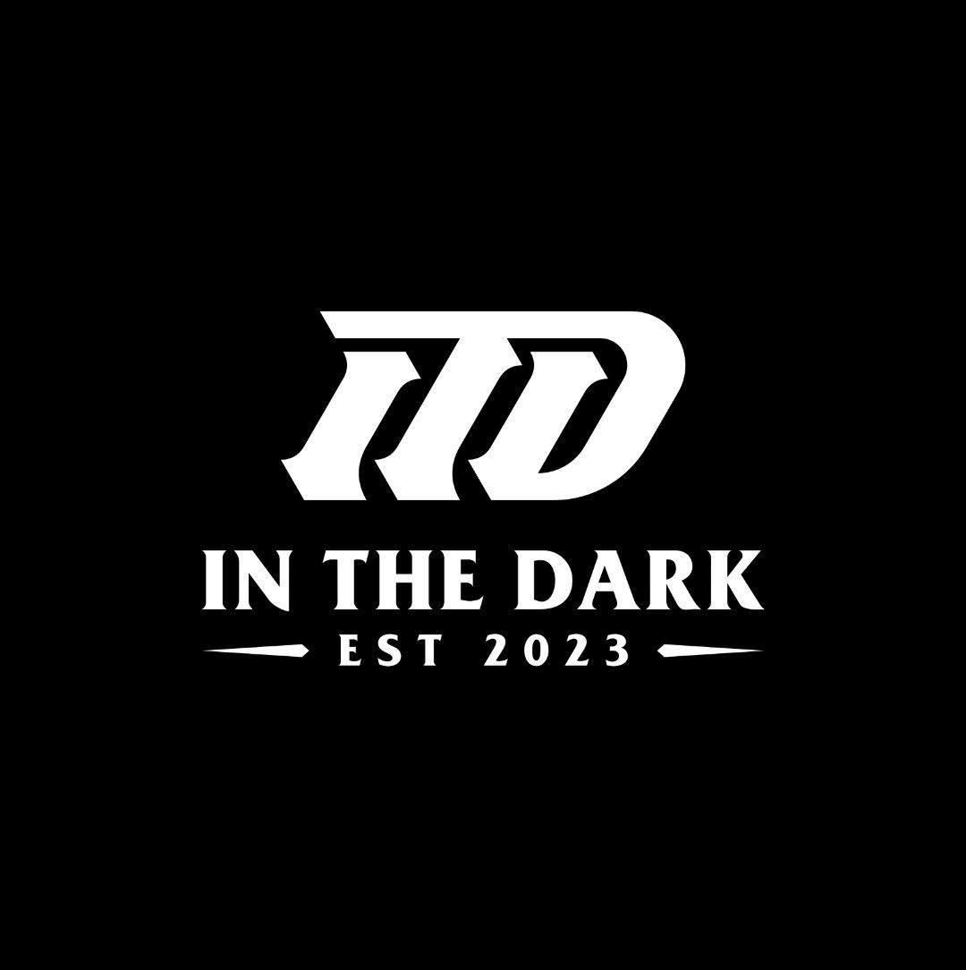 Taking photos of the hunting rig. | inthedark.au