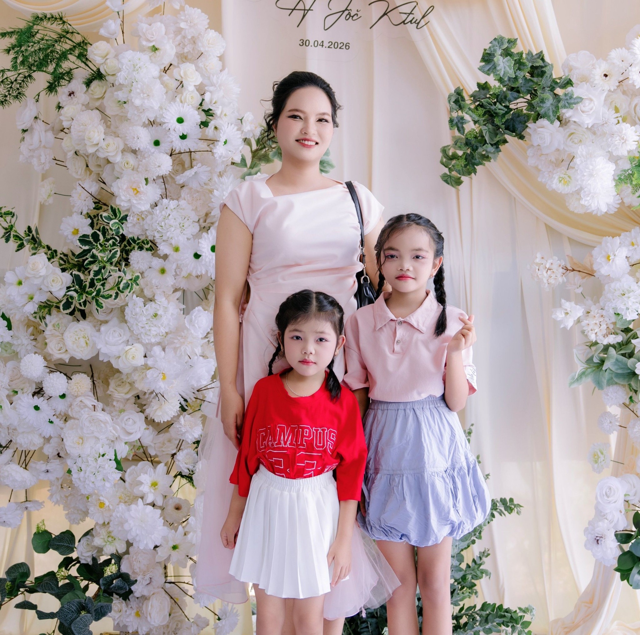 Meo - Đêm tân hôn, bạn bè dặn tôi: “Chồng cậu là Giáo sư Lục, người vừa ...