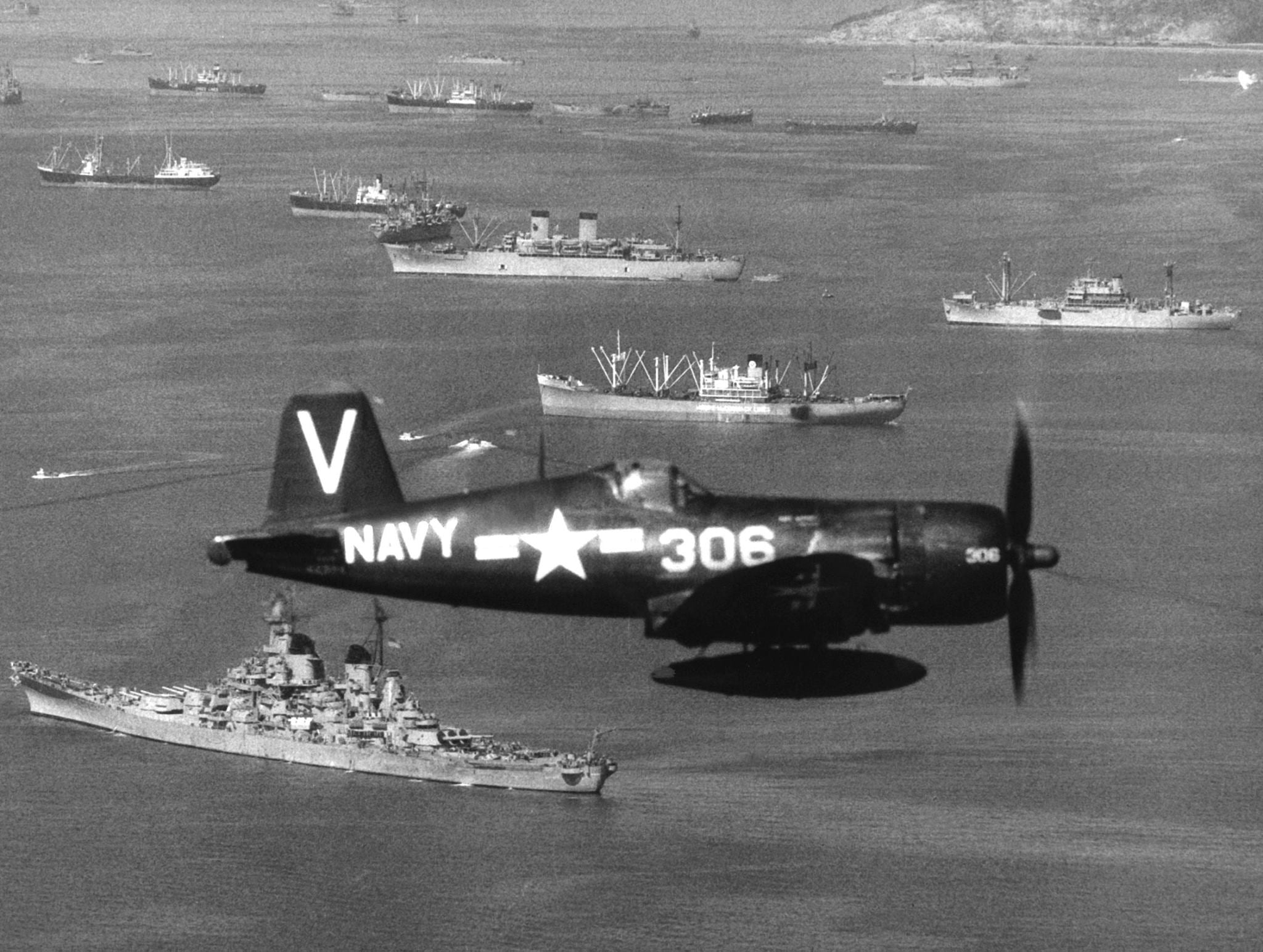 Susan - US Navy Corsairs and Navy ships make the approach to Inchon ...