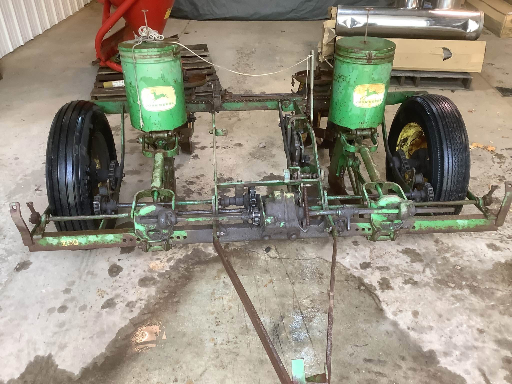 John Deere 290 2 row corn planter - Pots & Planters - Shelby Township ...