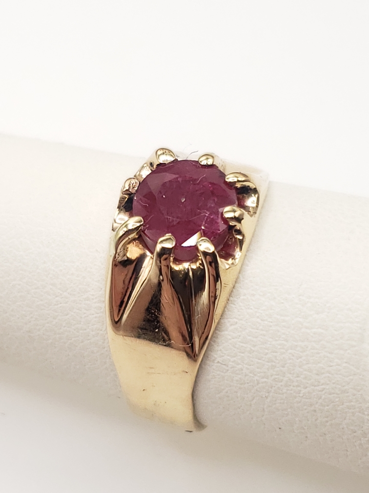 Ruby ring revival! 💎🔨 Thanks to our... - Riddle's Jewelry | Facebook