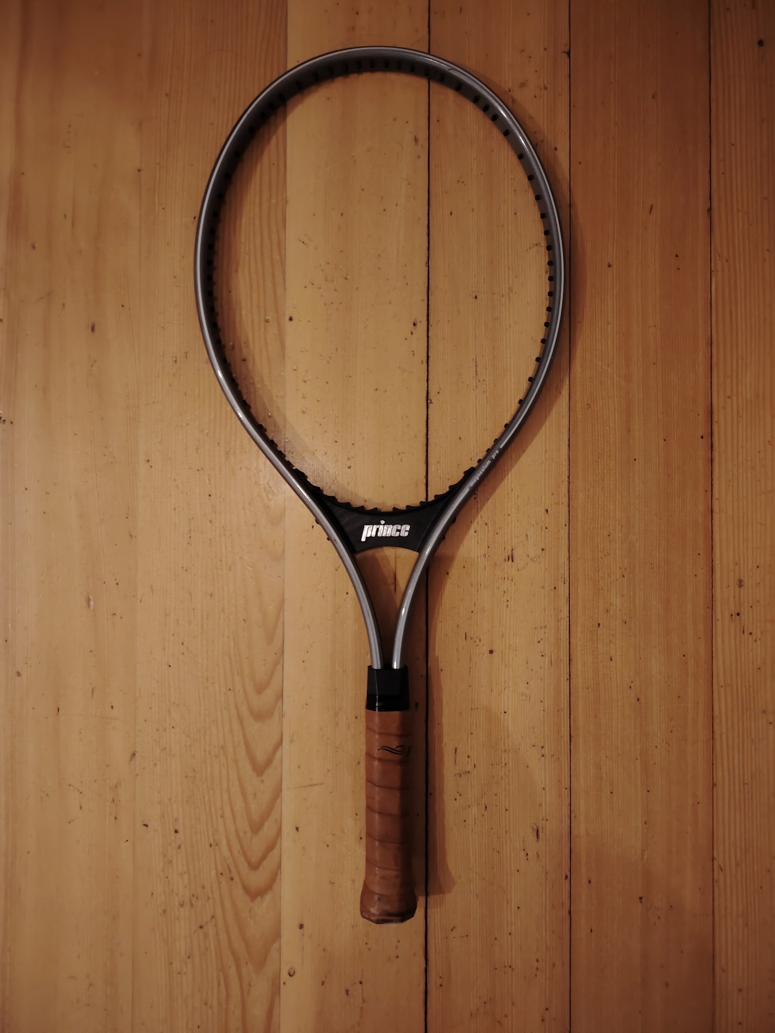 Prince Magnesium Pro 110 tennis racket in excellent condition
