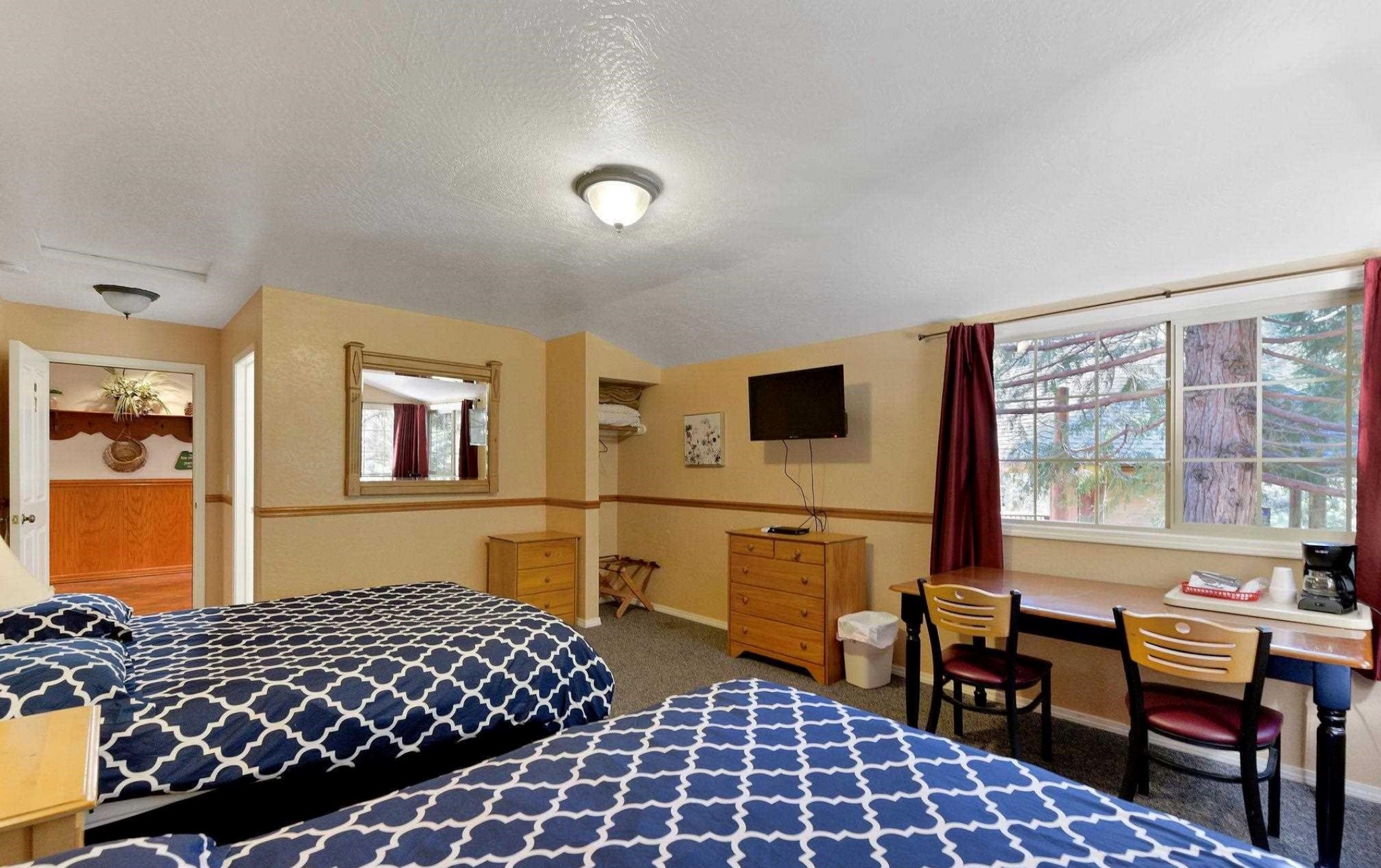 Strawberry Inn River Front Resort | Strawberry CA