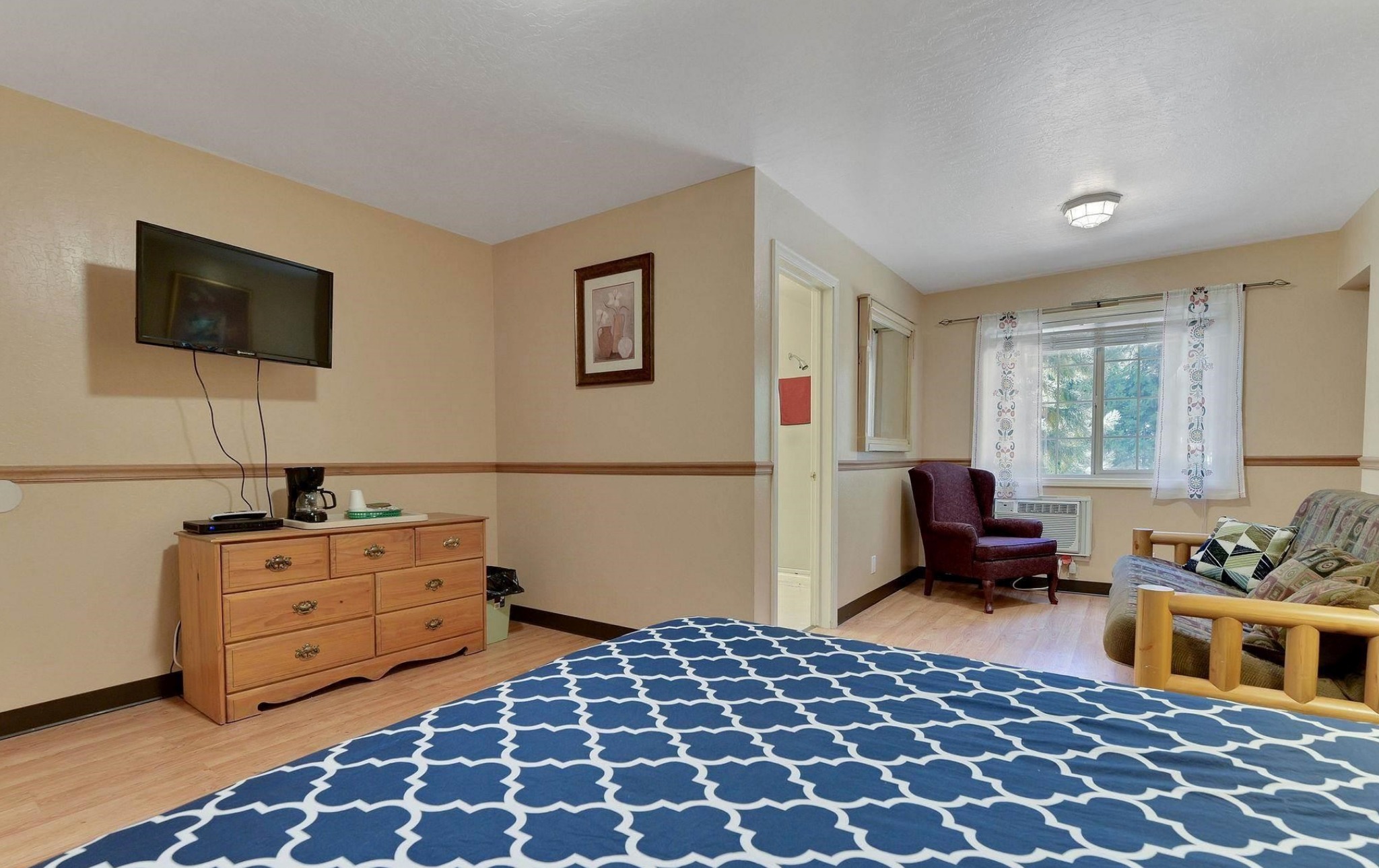 Strawberry Inn River Front Resort | Strawberry CA