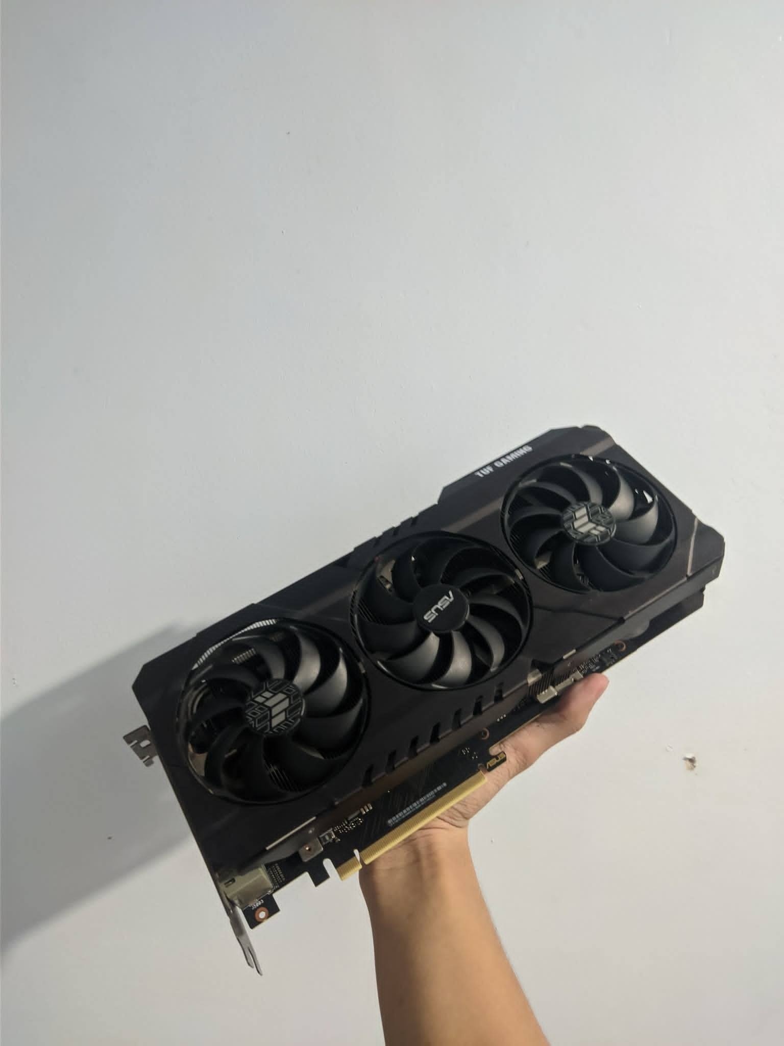 Asus tuf 3070 8gb 0c with box no issue good temp unli test. 17key