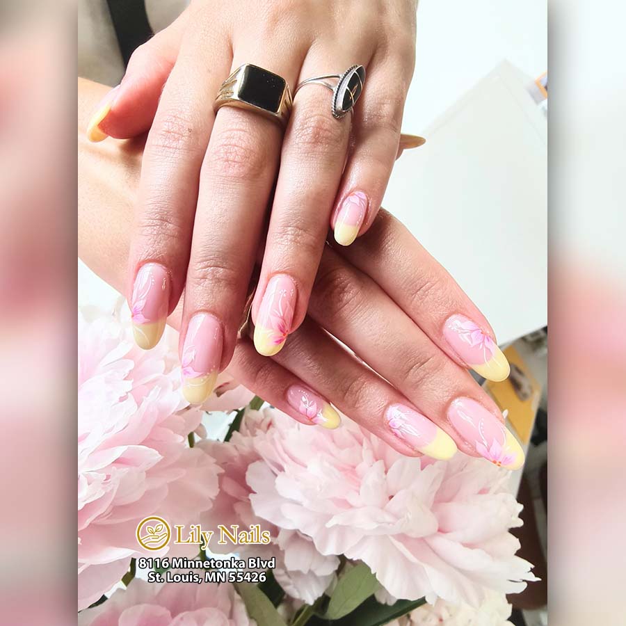 Lily Nails | St. Louis MO