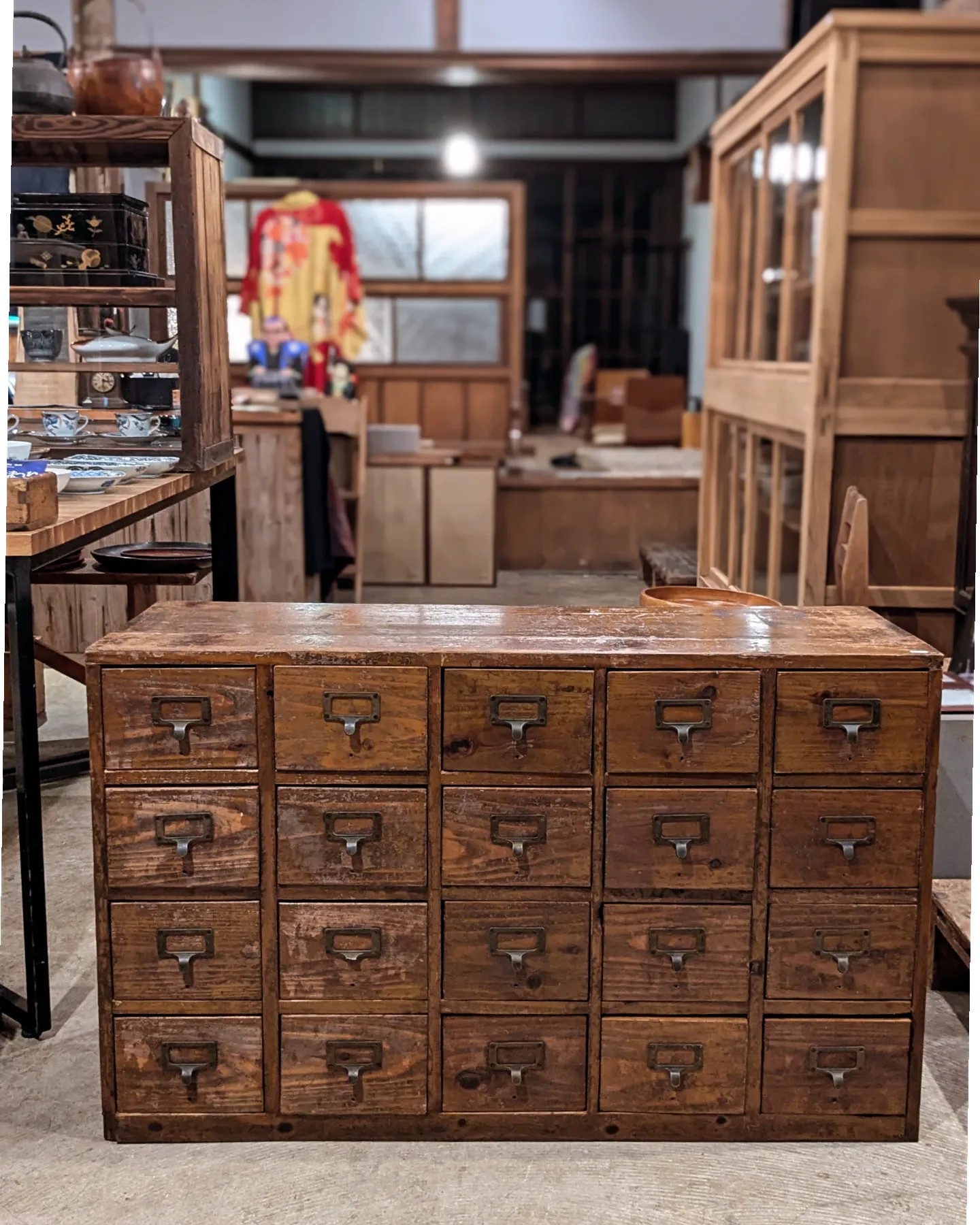 図書カード入れとして使用されてた20杯引出しが入荷しました。札入れ