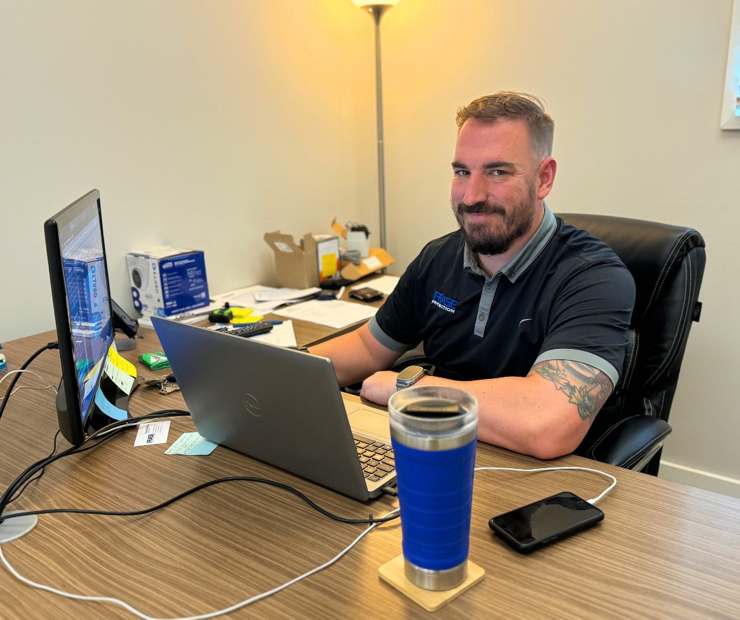 Frase - 👋 Meet Alan, the man behind our top-tier tech team! 👷‍♂️ As our ...