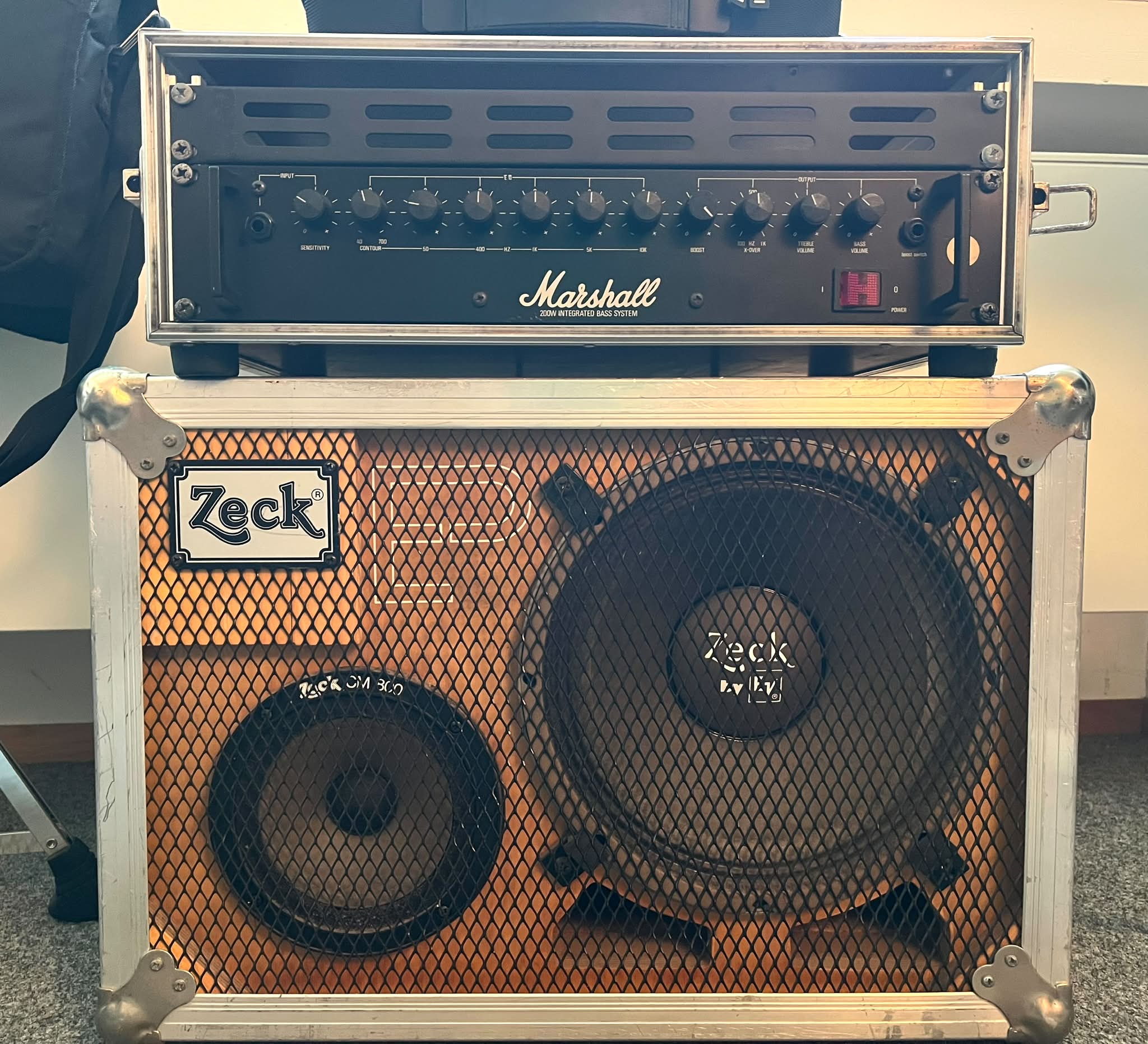Marshall 3520 and Zeck cabinet bass amp setup