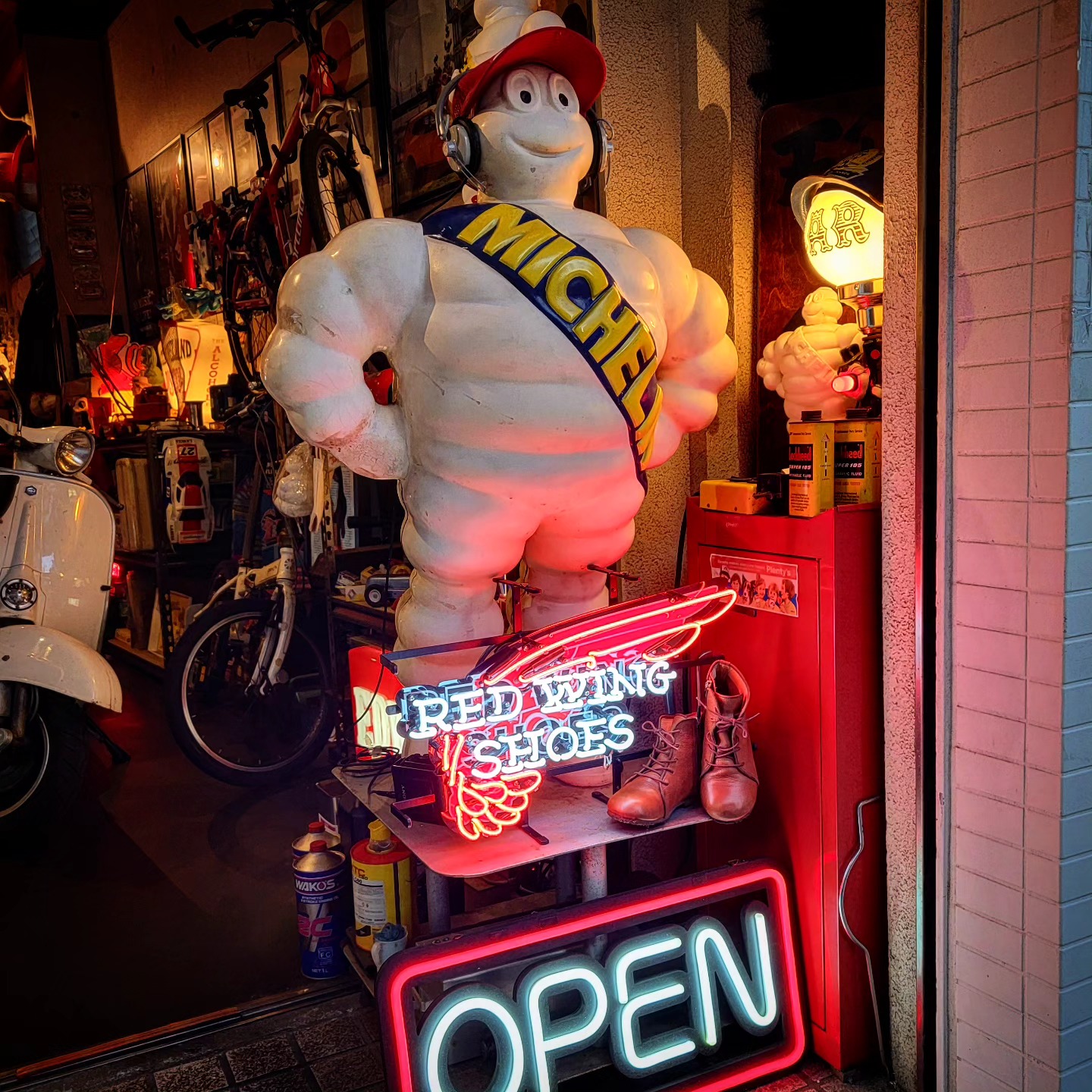redwingのネオンサイン入りました? 酔っ払って夜中にポチッと（笑 