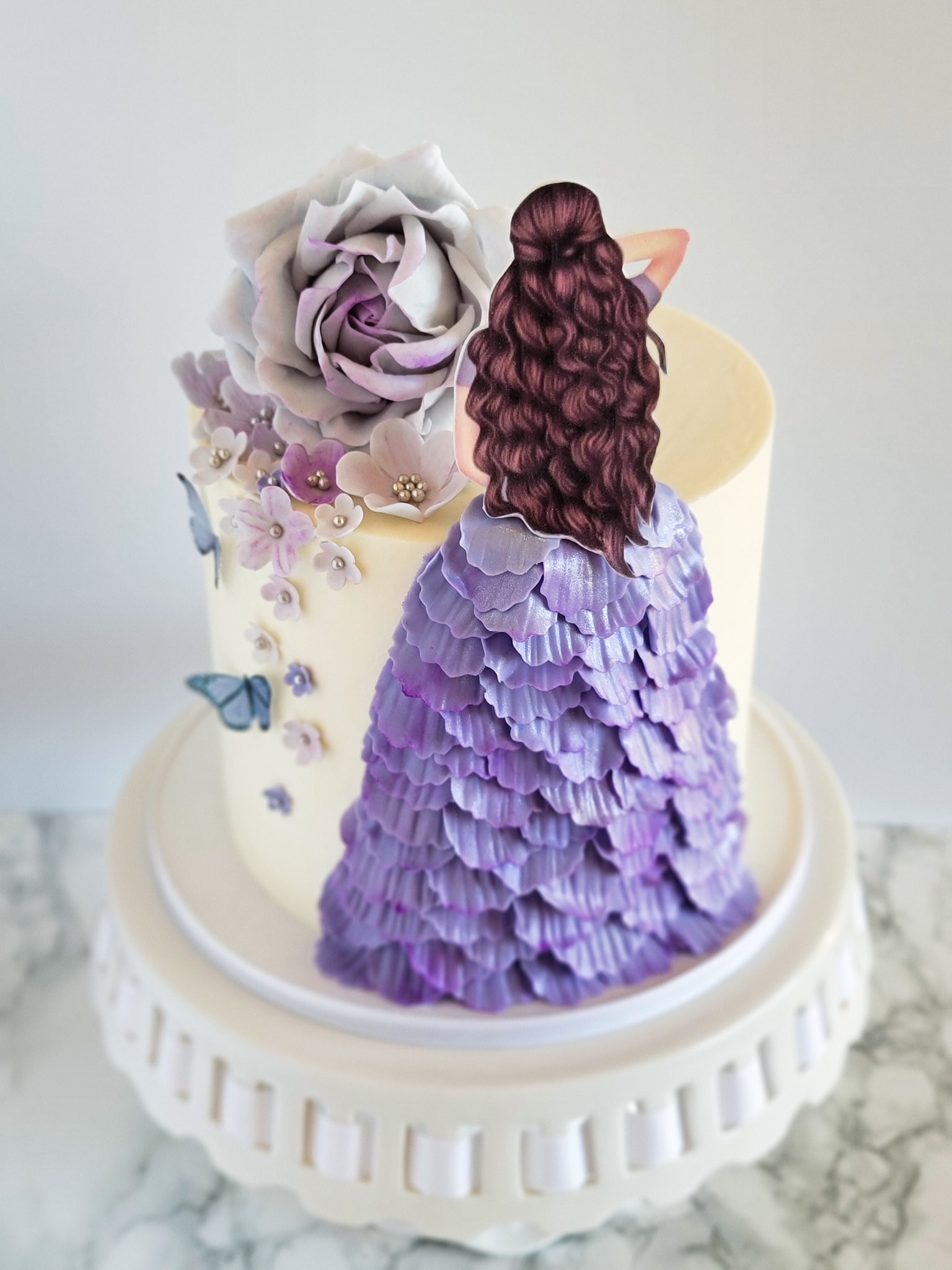 beautiful lady dress cake What a cake! 👗 Via Cakes Recipes 101 ascot dress