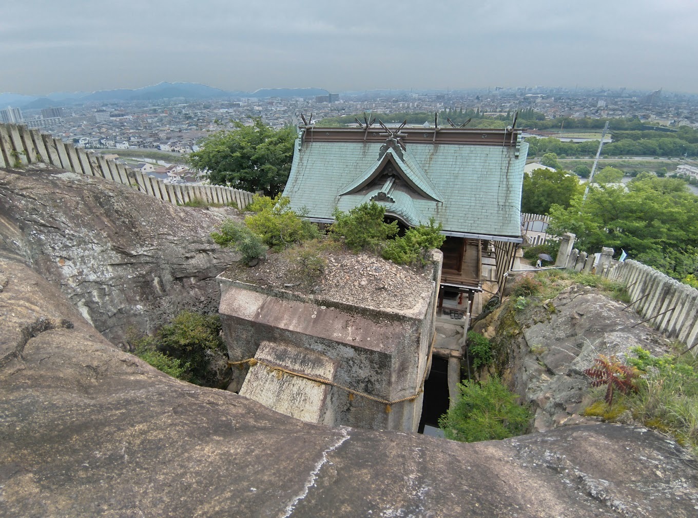 Ishi-no-H**ō**den, Hyogo prefecture, Japan.** Ishi-no-Hōden （いし