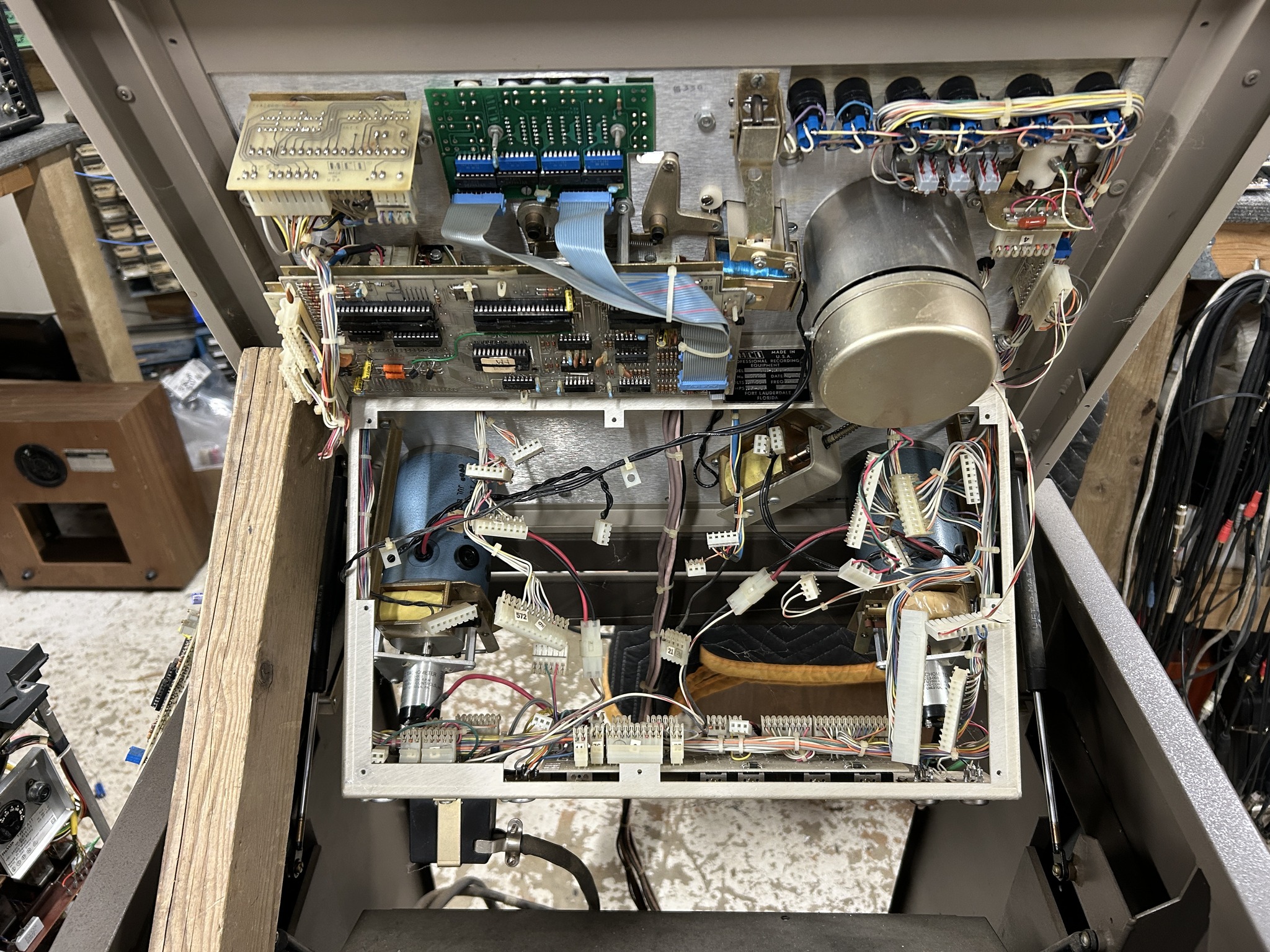 Replacing sockets on the sound/speech board