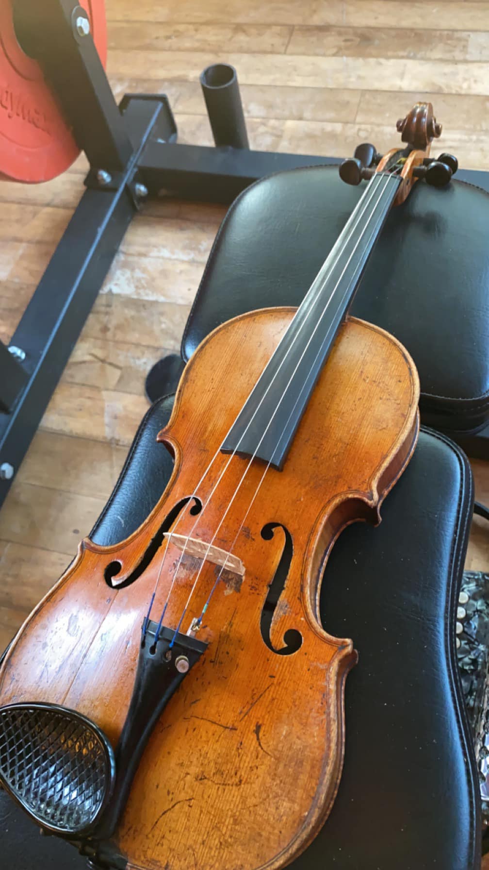 バイオリン　1775年 Any idea of value/age. Dated 1775 inside the violin