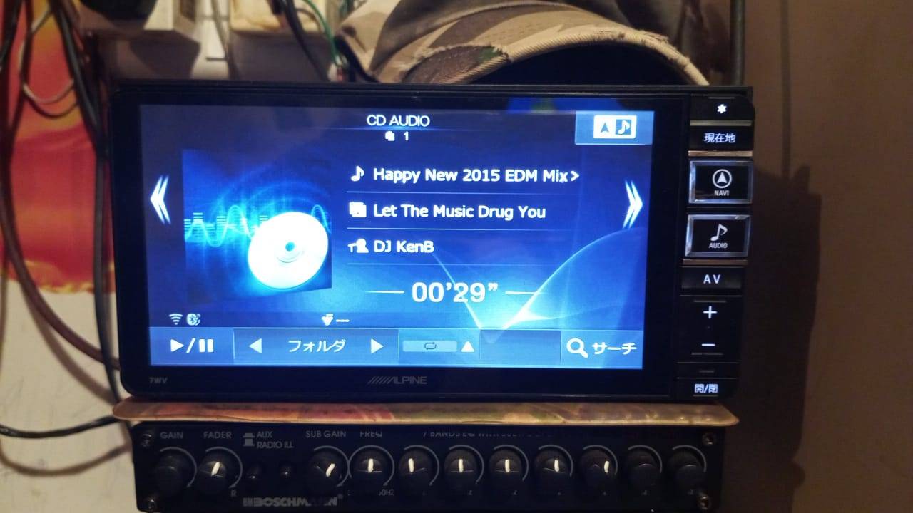 selling this Alpine 7WV car stereo if interested inbox